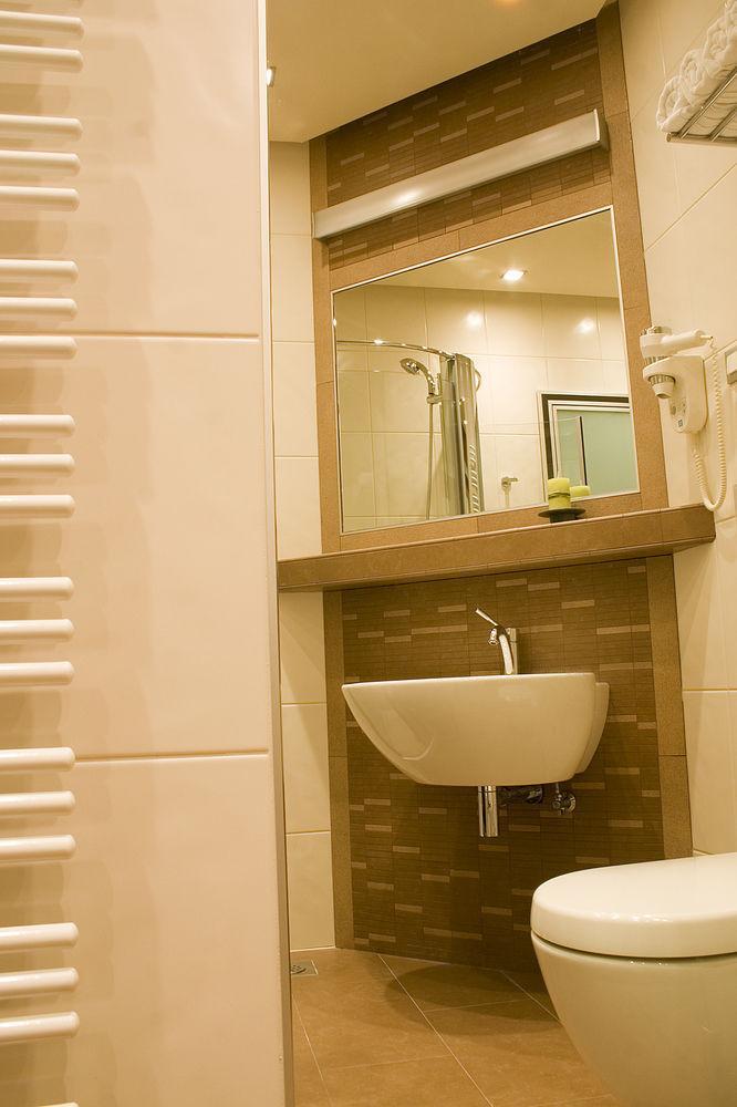 Hotel Diadem Omis Bagian luar foto